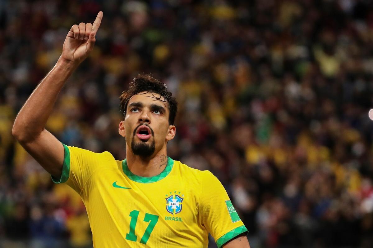 AMDEP2735. SAO PAULO (BRASIL), 11/11/2021.- Lucas Paquetá de Brasil celebra un gol hoy, en un partido de las eliminatorias sudamericanas para el Mundial de Catar entre Brasil y Colombia en el estadio Arena de Sao Paulo (Brasil). EFE/Sebastiao Moreira