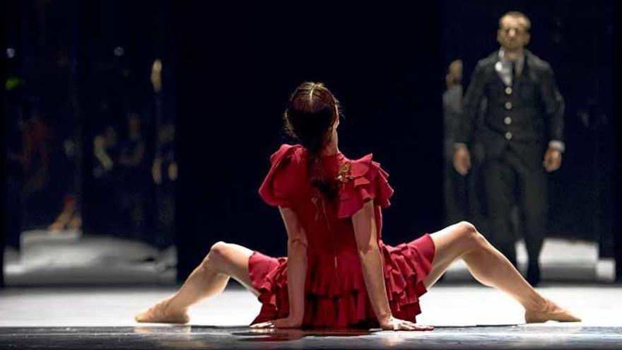 Die Inszenierung ist von einem Schweden, die Darstellerin ist Isländerin: „Carmen&quot; von Spaniens Compañía Nacional de Danza.