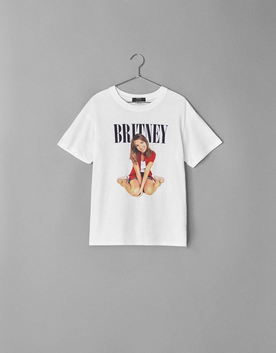 Camiseta Britney de Bershka. (Precio: 15,99 euros)