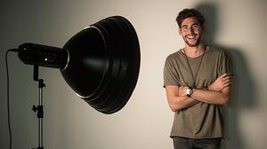 Álvaro Soler interpreta per primera vegada en acústic el tema ’Sofia’.