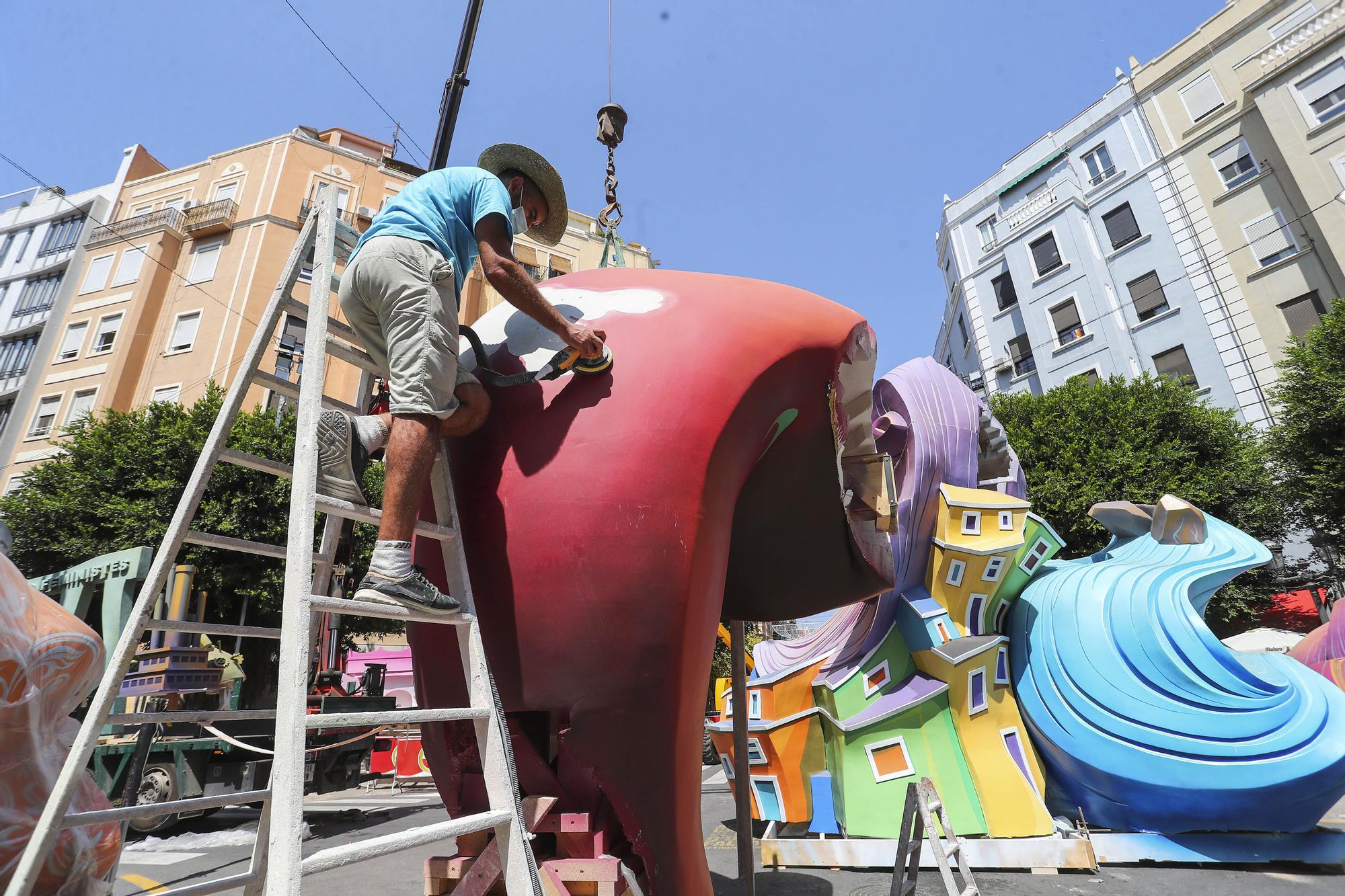 Fallas 2021. Espectacular "plantà" de Sueca-Literato Azorín