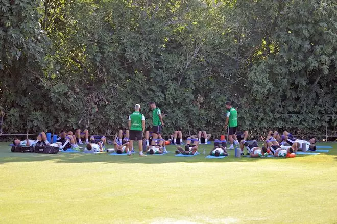 La última sesión del Córdoba CF antes del 'stage', en imágenes