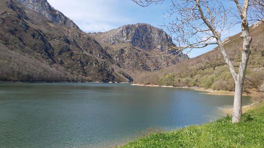 Cadasa y EDP rechazan la admisión de embarcaciones “no cautivas” en el embalse de Tanes