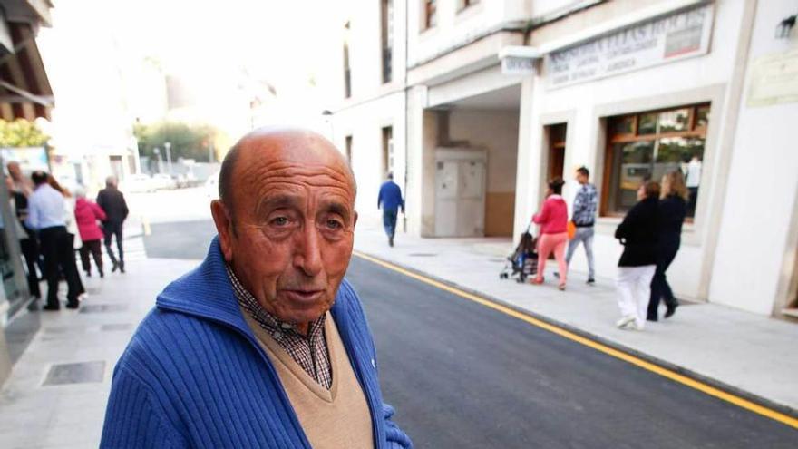 José Gutiérrez, ayer, en la calle Conde del Real Agrado.
