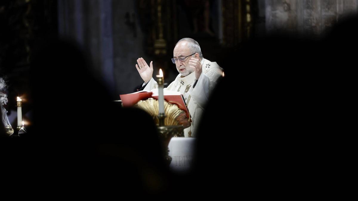 El Arzopispo Jesús Sanz Montes, durante su homilía.