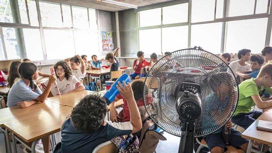 Educación promete aulas entre 23 y 27 grados en verano con su plan de climatización de colegios