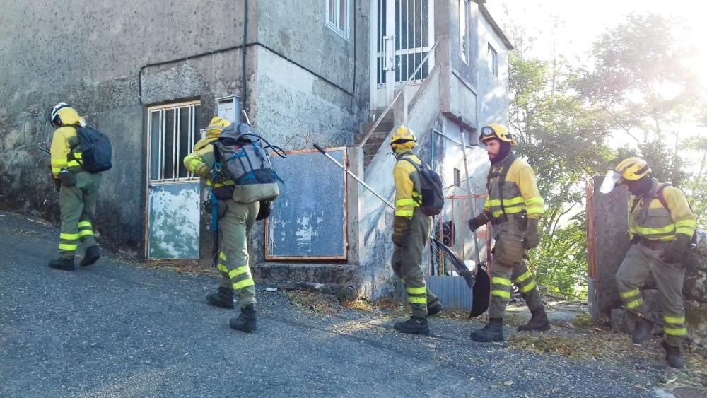 Incendios en Galicia | El voraz incendio de Mondariz, en imágenes