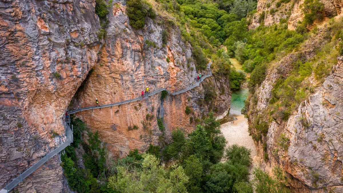 La ruta de senderismo más espectacular de España está en Huesca, es apta para niños y atraviesa cañones y gargantas impresionantes