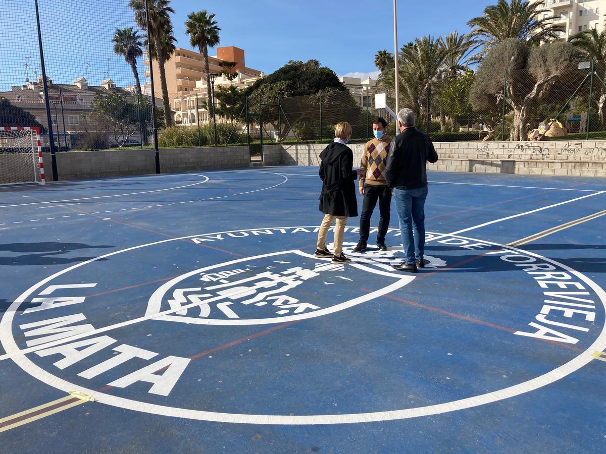 Reforma de la pista polideportiva de La Mata.