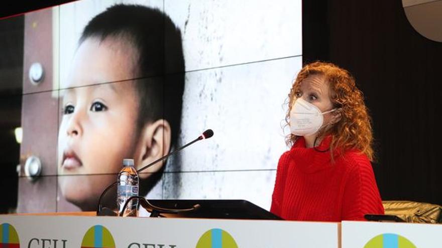 Loli Botia durante su conferencia sobre educación e inmigración.