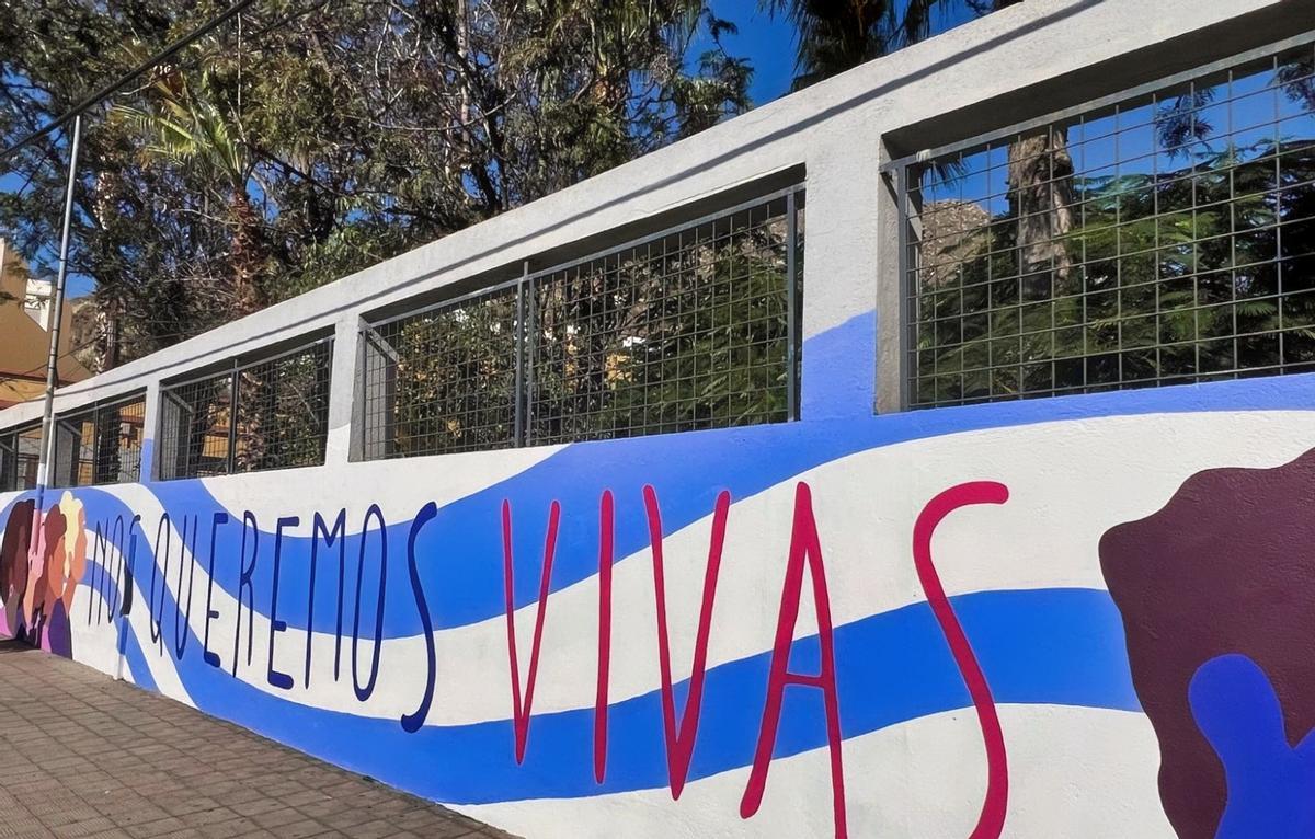 El mural del colegio de María Jiménez antes de ser vandalizado.
