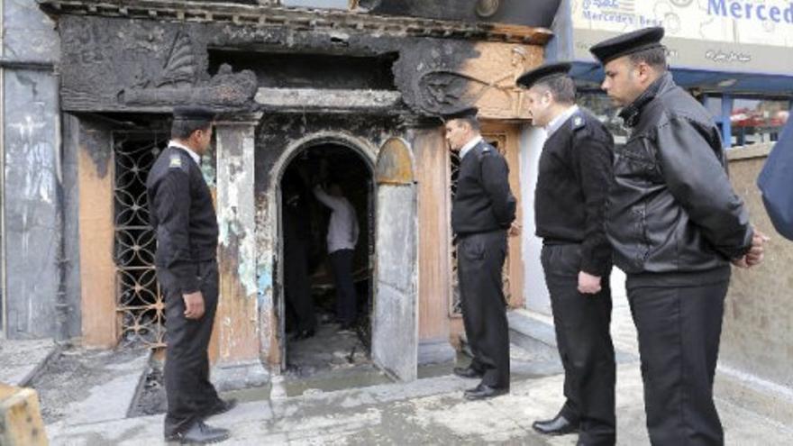 Dieciséis muertos en El Cairo en un ataque a un restaurante