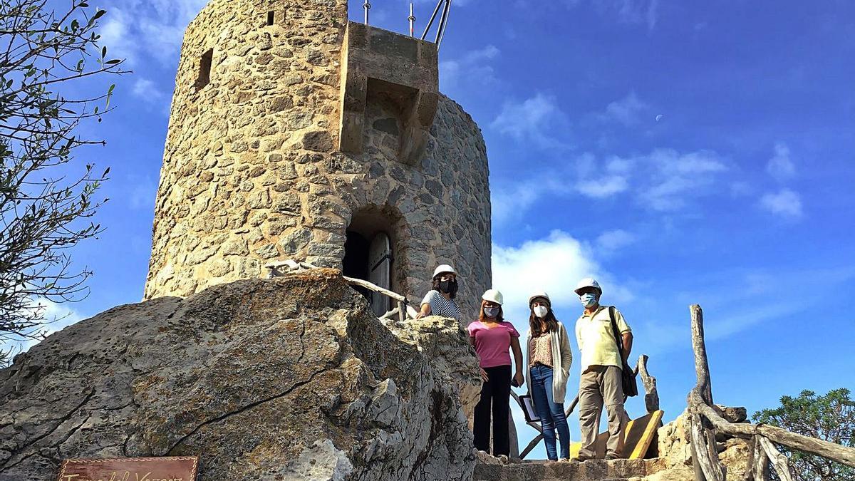 La Torre des Verger, en Banyalbufar, recibió ayer una visita institucional.