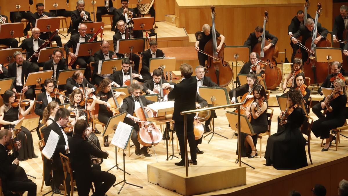 La Orquesta Nacional de España en el concierto que ha ofrecido en la sala Mozart del Auditorio de Zaragoza.