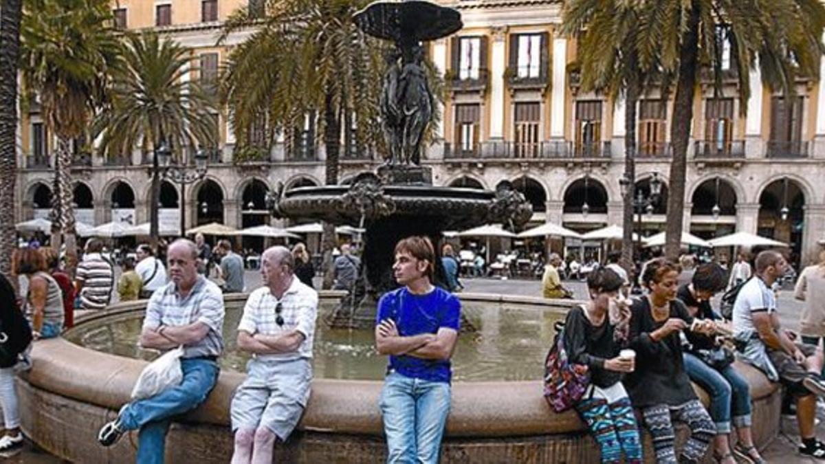 Plaza Reial Observatorio al alcance de todosCUALQUIER LUGAR ES PUNTO DE PARTIDA DE LA IMAGINACIÓN DEL ACTOR «ME GUSTA OBSERVAR EL ANDAR DE LA GENTE Y PREGUNTARME ADÓNDE VA»