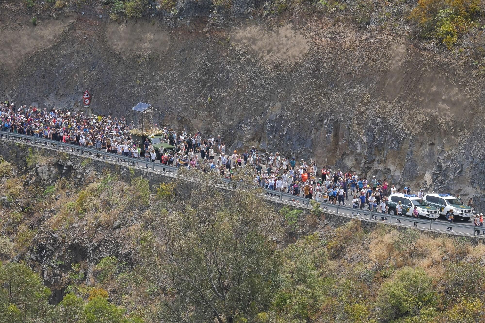 El regreso de la Virgen del Pino a Teror visto desde el aire