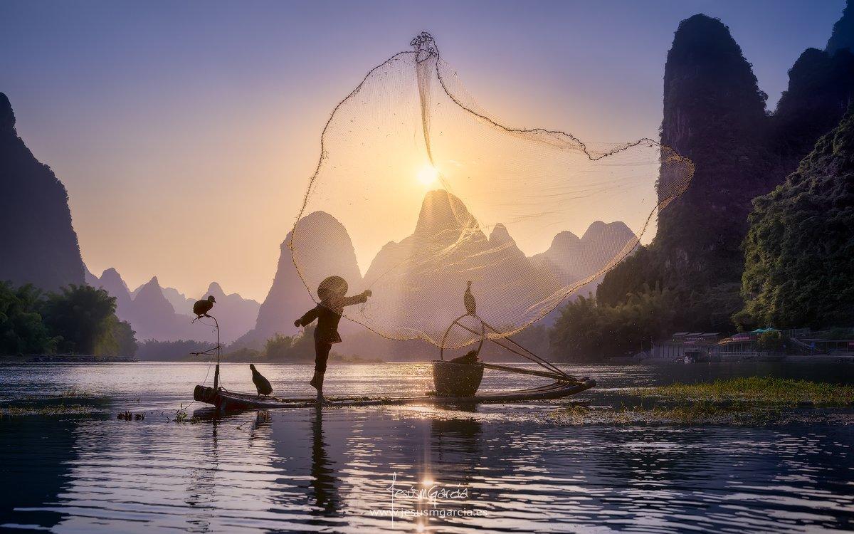 Fishing the sun.