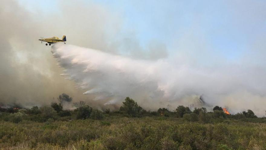 Alarma en Vall d’Alba por la amenaza de un incendio forestal