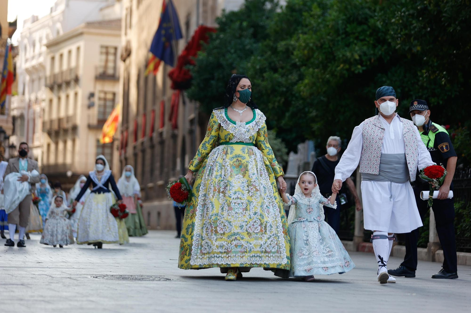 Búscate en el segundo día de Ofrenda por la calle Caballeros (entre las 18.00 y las 19.00 horas)