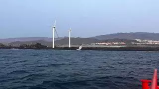 Un velero a punto de hundirse en la costa de Gran Canaria con cuatro tripulantes