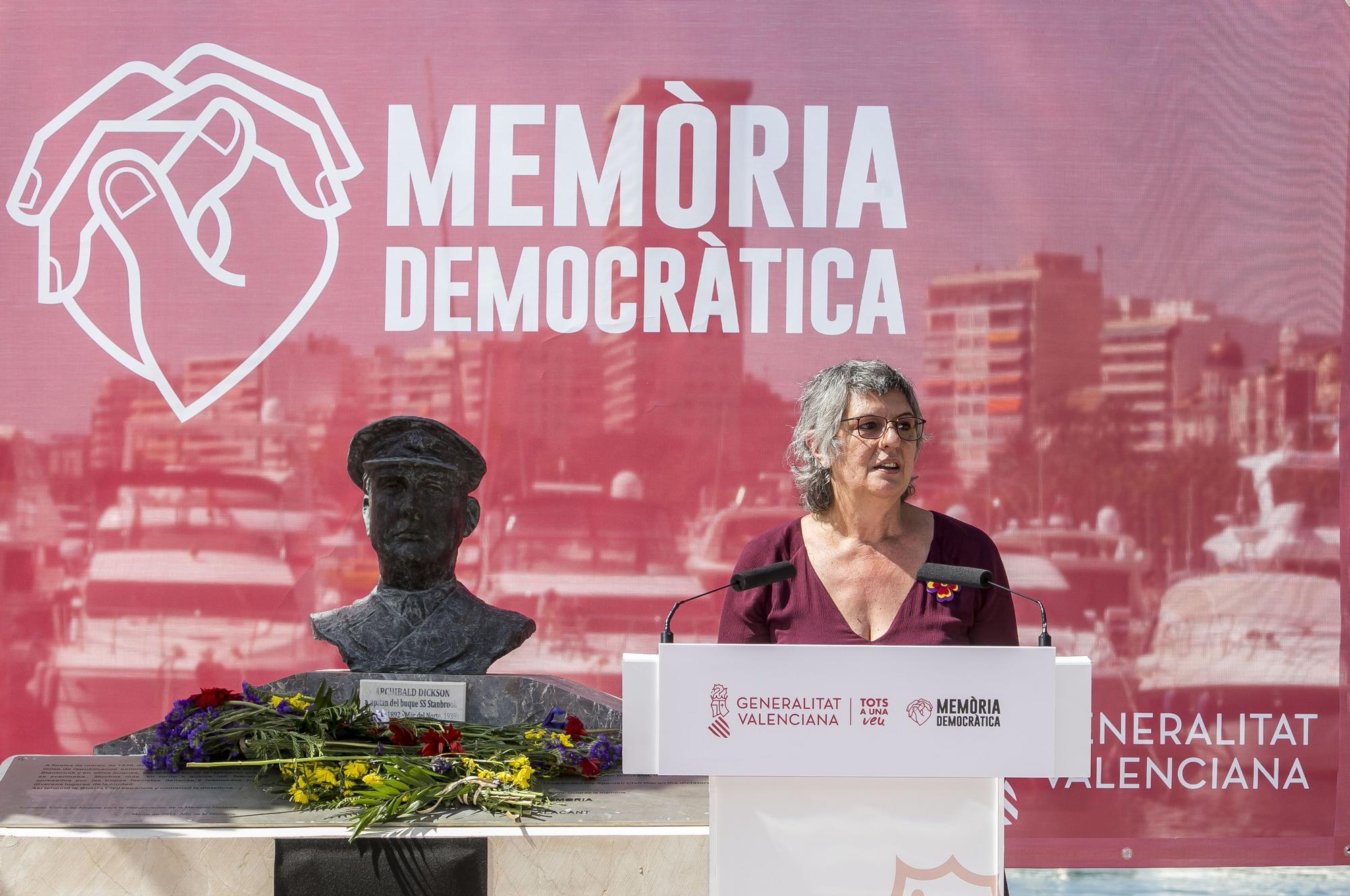 Homenaje a las víctimas de la Guerra Civil en el puerto de Alicante