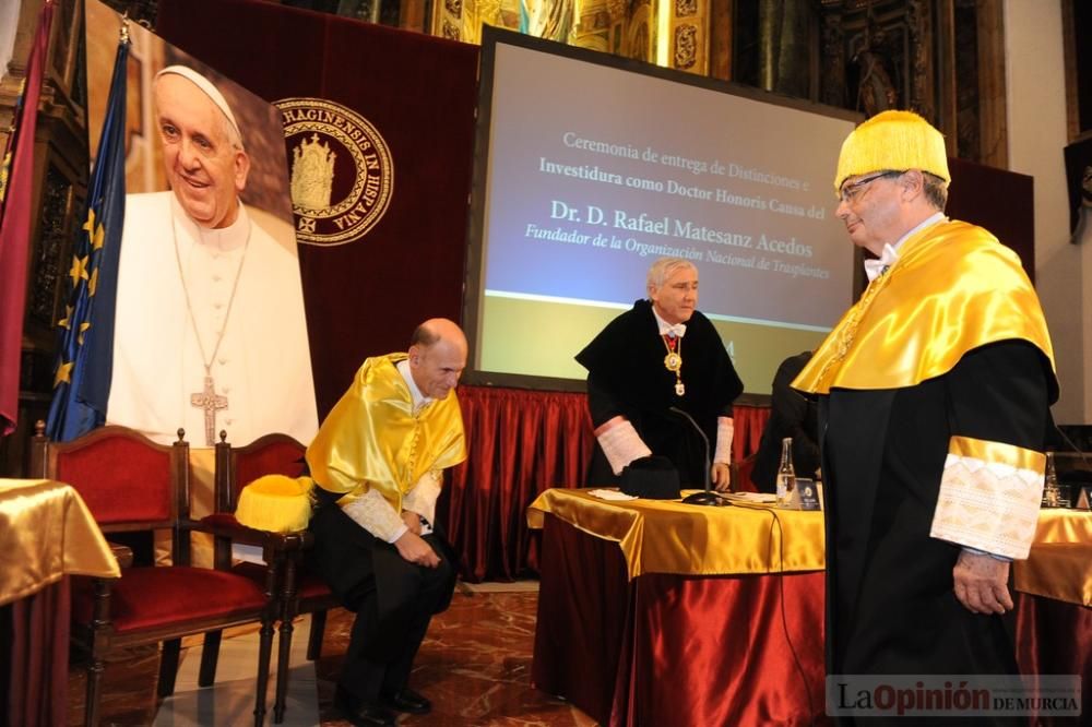 El fundador de la Organización Nacional de Trasplantes, Rafael Matesanz, es investido doctor Honoris Causa por la UCAM