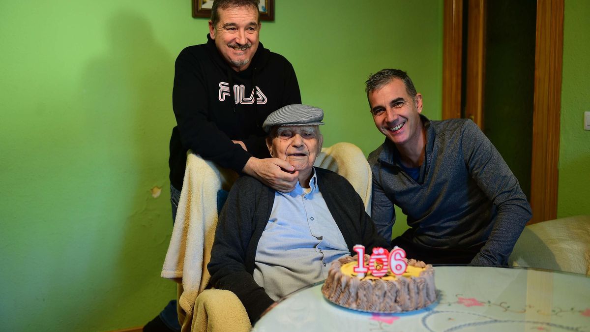Vídeo | Mariano sopla 106 velas en Plasencia