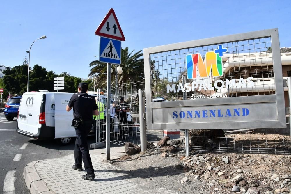 Hallan un cadáver en un centro comercial de Maspalomas.