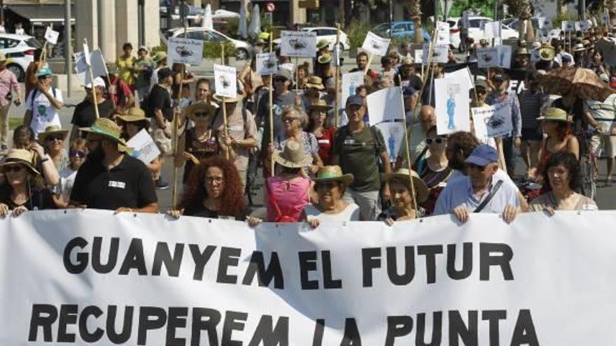 La Punta marcha contra la ZAL del Puerto y exige una ciudad &quot;más habitable&quot;