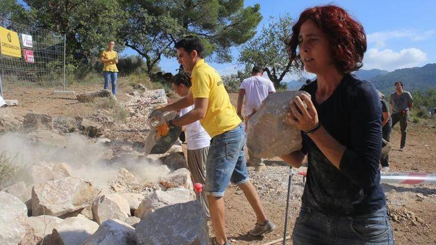 Mujeres al relevo de la &#039;pedra en sec&#039;