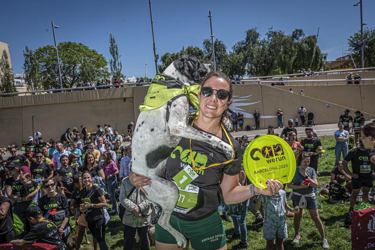 CAN WE RUN BARCELONA. La carrera organizada por Prensa Ibérica y El Periódico de Catalunya con la colaboración de Sport ,  donde las personas y sus mascotas perrunas corren en familia