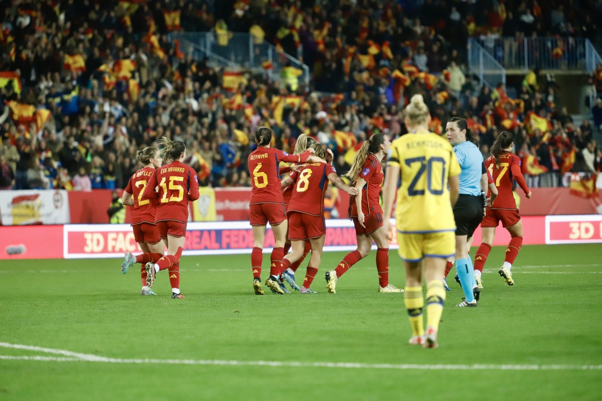 La victoria de la selección femenina de fútbol ante Suecia en La Rosaleda, en imágenes