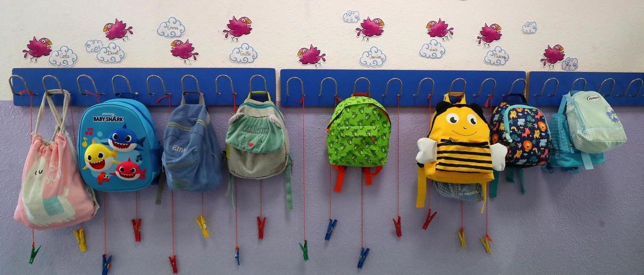 Mochilas del alumnado de una escoleta infantil.