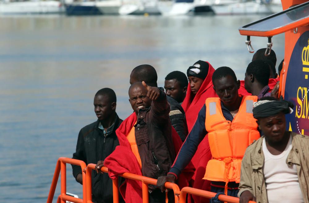 Una nueva embarcación, con 53 inmigrantes a bordo, es localizada y rescatada frente a la costa malagueña