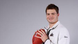 Drake Maye, quarterback de los New England Patriots, posa en uno de los actos previos a la Super Bowl, el pasado 2 de febrero en San Francisco.