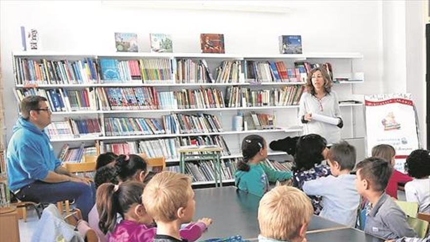 L’alumnat de Borriana coneix la seua biblioteca