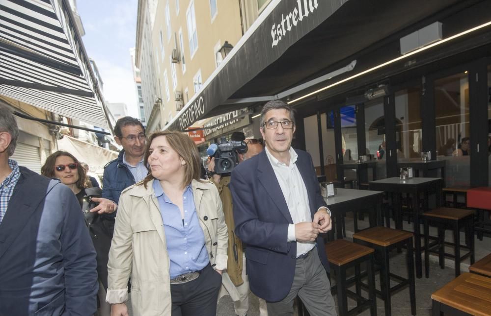 Patxi López hace campaña en A Coruña