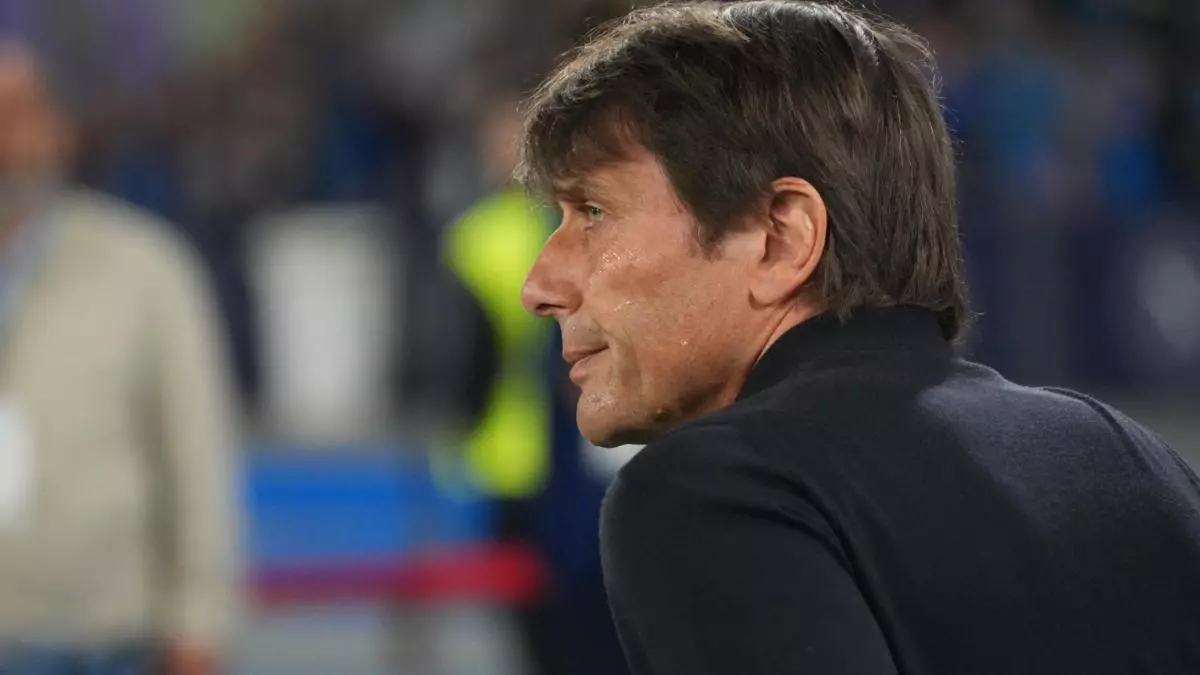 El N芍poles tropieza ante el Genoa y aprieta la lucha por el 'Scudetto'