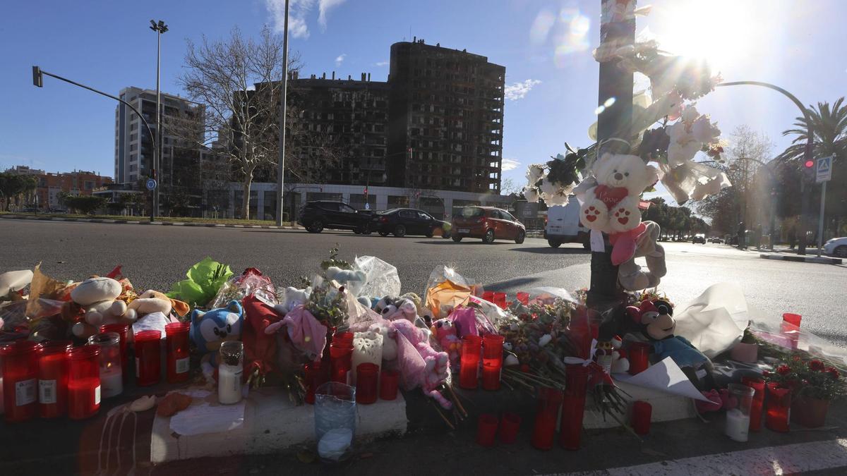 Edificio de Campanar, días después del incendio.