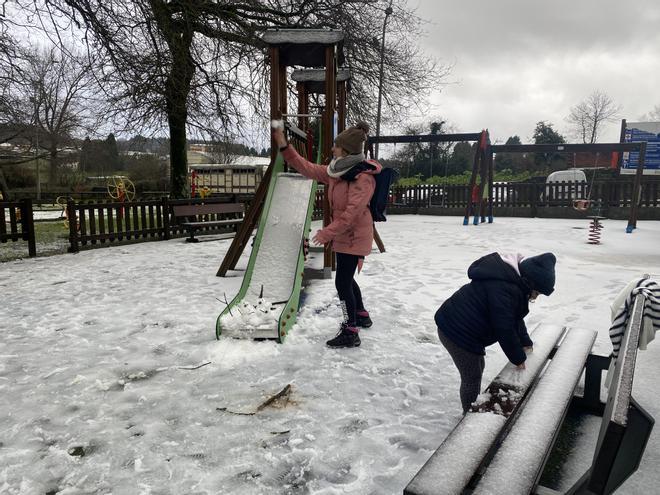 La nieve llega a la montaña de A Coruña