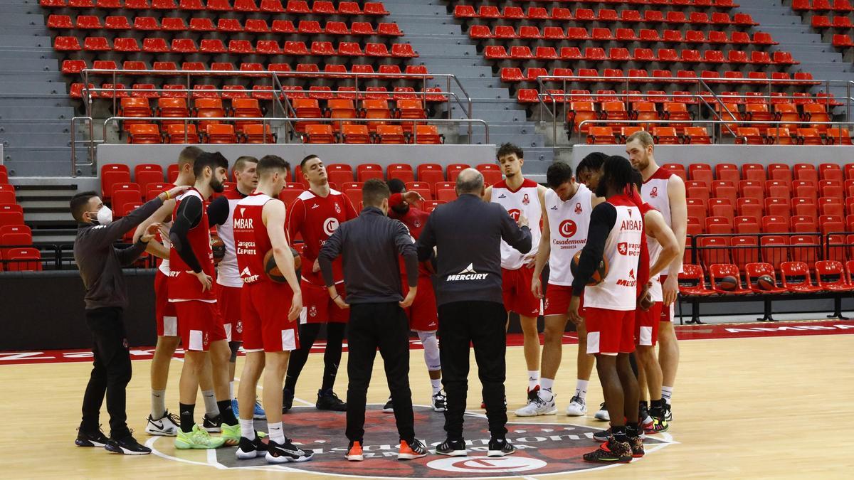 Imagen de un entrenamiento del Casademont en el pabellón Príncipe Felipe.