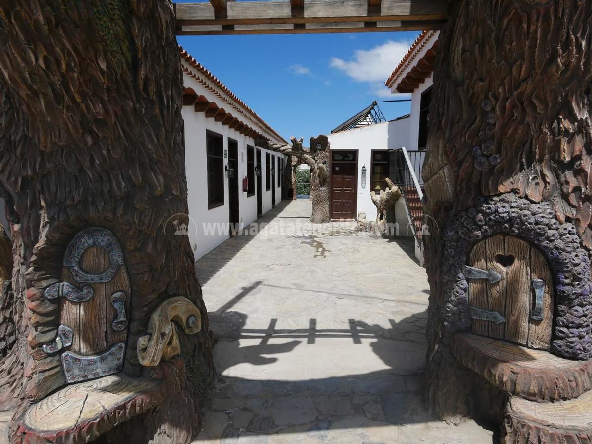 Si quieres invertir esta es tu oportunidad: se vende hotel en Adeje por mucho menos de lo que piensas