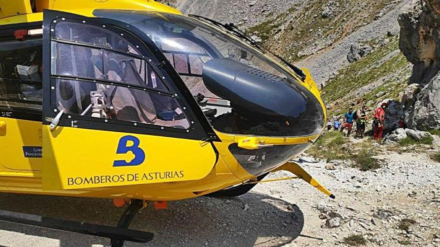 Helicóptero del Sepa durante un rescate.   | // SEPA