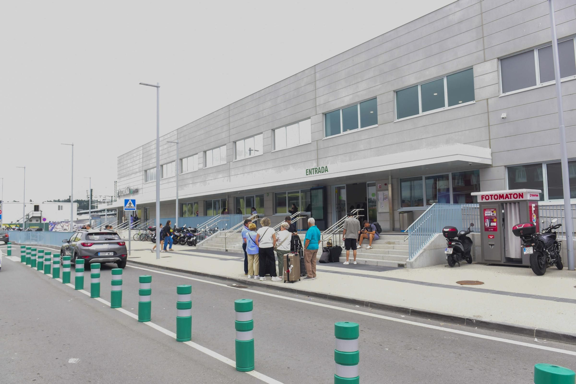 Dudas y colas en la estación de tren de A Coruña durante el primer día sin abono gratuito