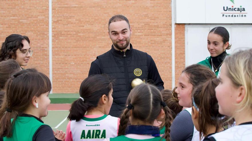 Jordan Toledo comparte su éxito en México con los canteranos de EBG