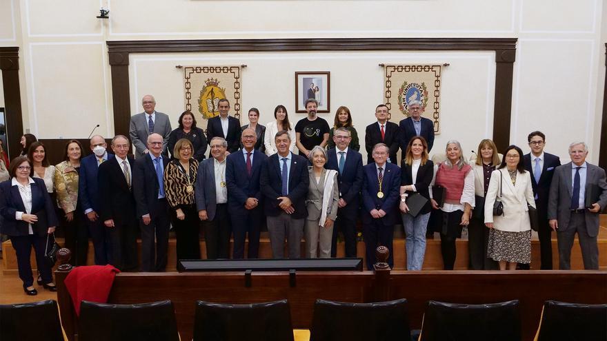 Medicina de la UMA celebra su patrón con la entrega de la Medalla de Honor a la Academia Malagueña de Ciencias