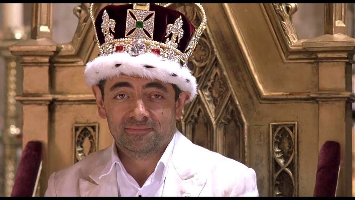 Rowan Atkinson, coronado en 'Johnny English'.