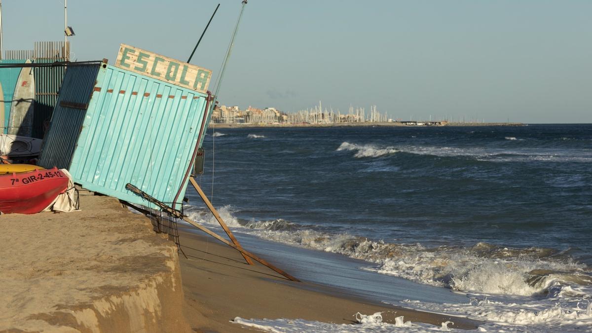 Playas de Montgat después del temporal