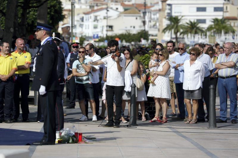 Homenaje a las vííctimas de Cambrils