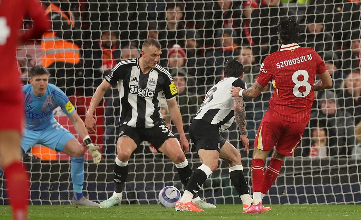 Szoboszlai, en el momento de su gol ante el Newcastle (2-0)